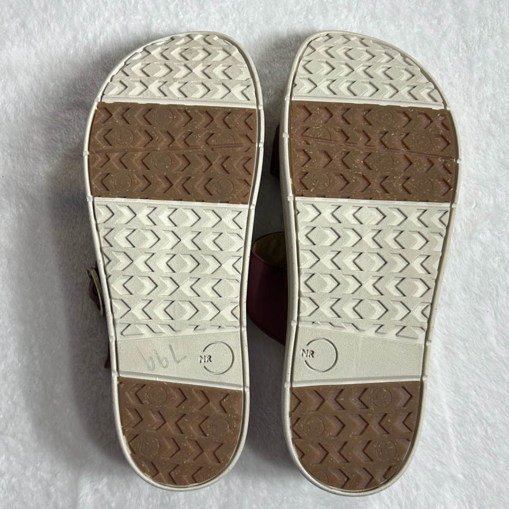 Natural Reflections Burgundy Leather Adjustable Strap Women’s Sandals Size 11 - Picture 6 of 7